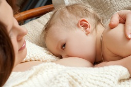 Infant feeding method influences baby’s gut bacteria, risk of overweight