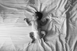 A newborn’s dirty diaper may help predict allergy risk